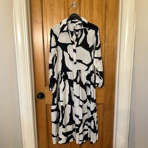 H&M Sz S Oversized B&W Print Dress